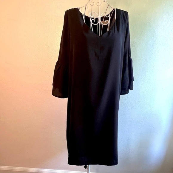 Belongsci black v-neck dress w/three-quarter length sleeves, Sz M. Preowned. EUC - Picture 6 of 8